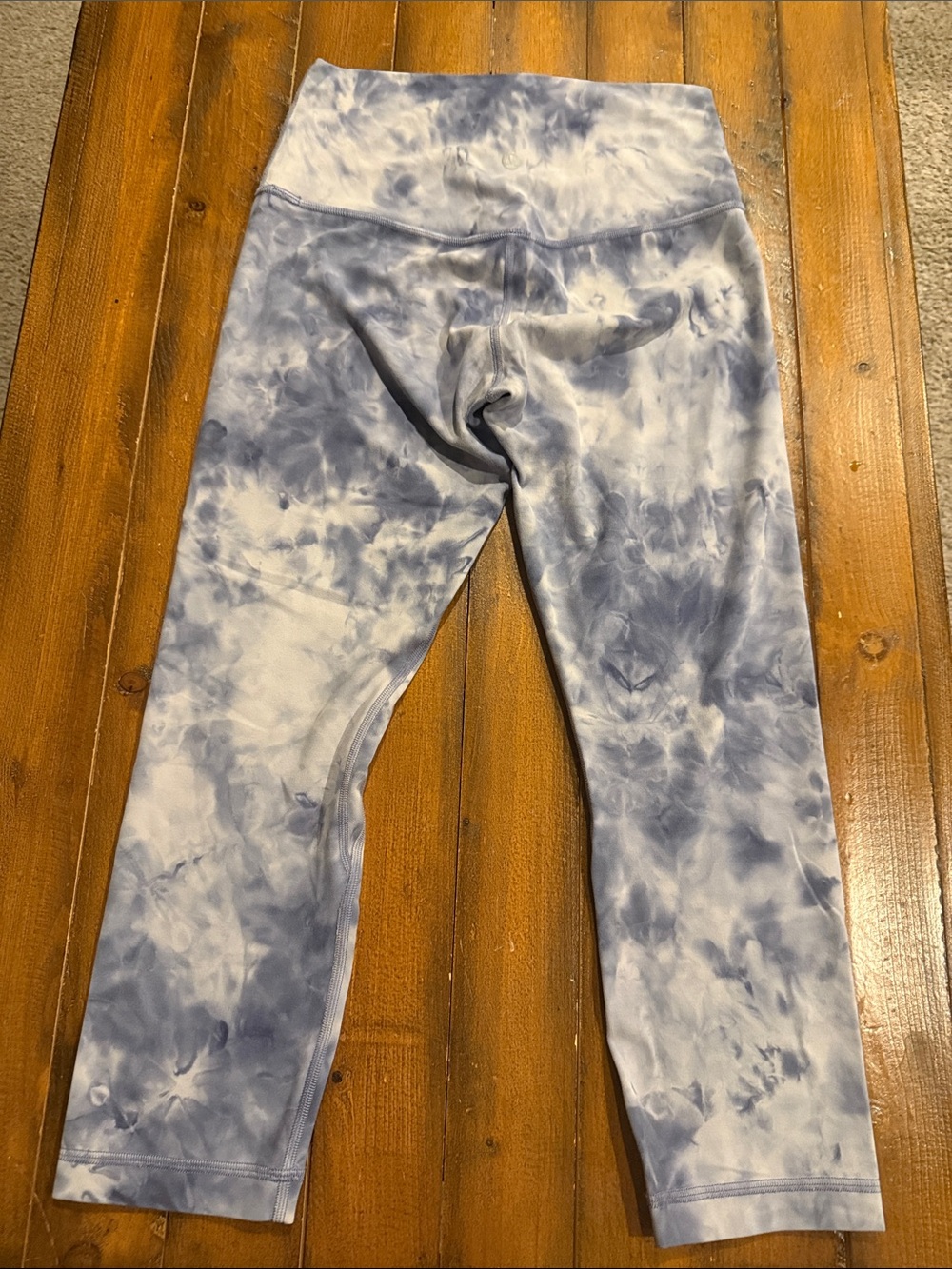 lululemon athletica Blue and White Tie-Dye Capri Leggings